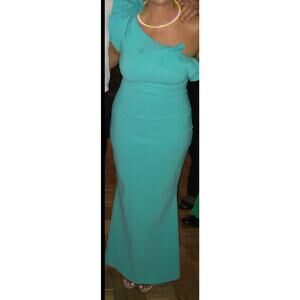 Chiara Boni La Petit shoulder gown in signature stretch jersey.
